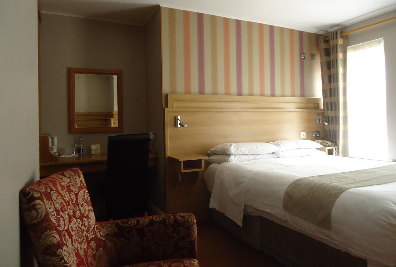 Templemore Arms Hotel Екстериор снимка
