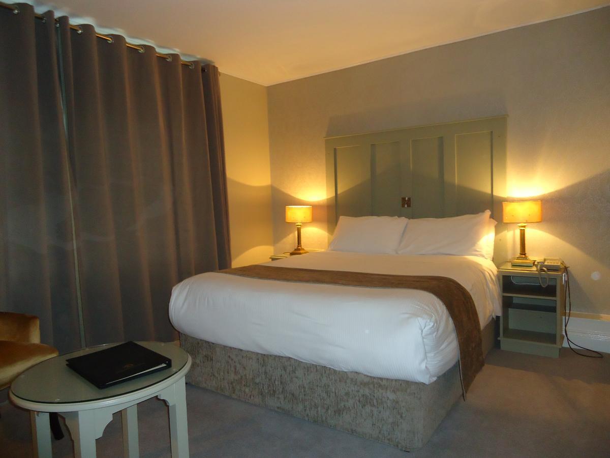Templemore Arms Hotel Екстериор снимка