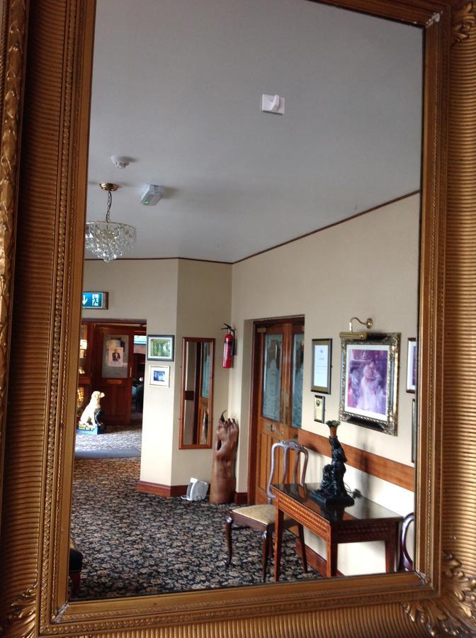 Templemore Arms Hotel Екстериор снимка